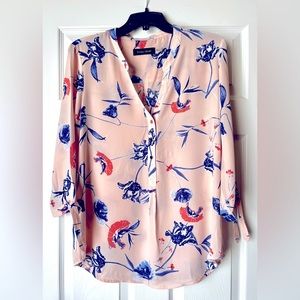 Pink Floral 3/4 Sleeve Polyester Blouse
Size: Large, Pink with blue floral print